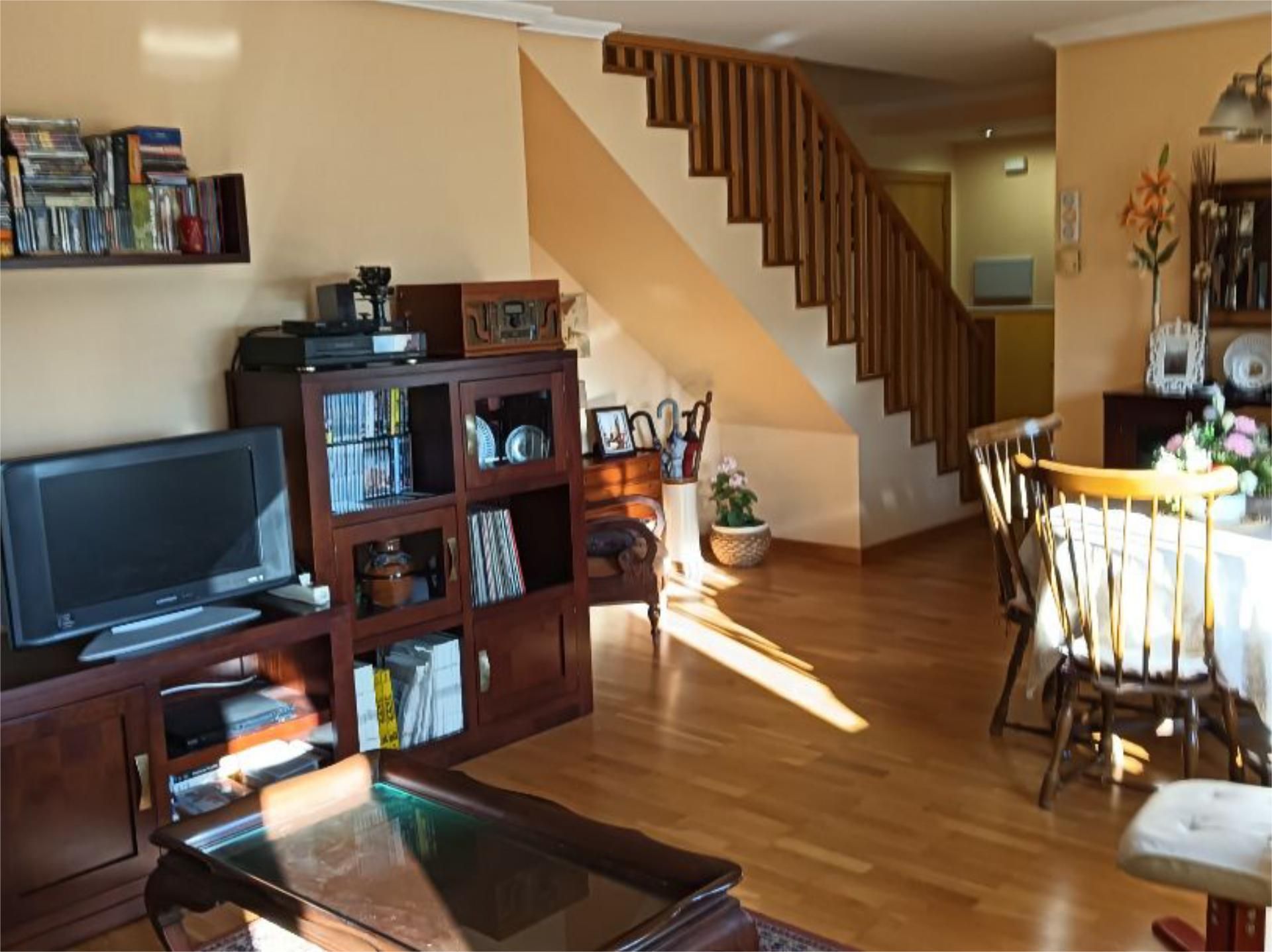 Sala de estar de Dúplex en venta en Arroyo de la Encomienda con Calefacción, Parquet y Trastero