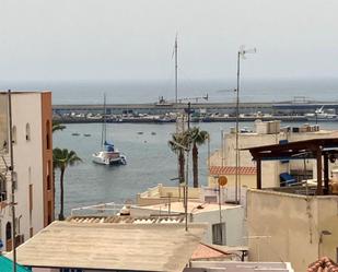 Vista exterior de Casa adosada en venda en Águilas amb Terrassa i Balcó