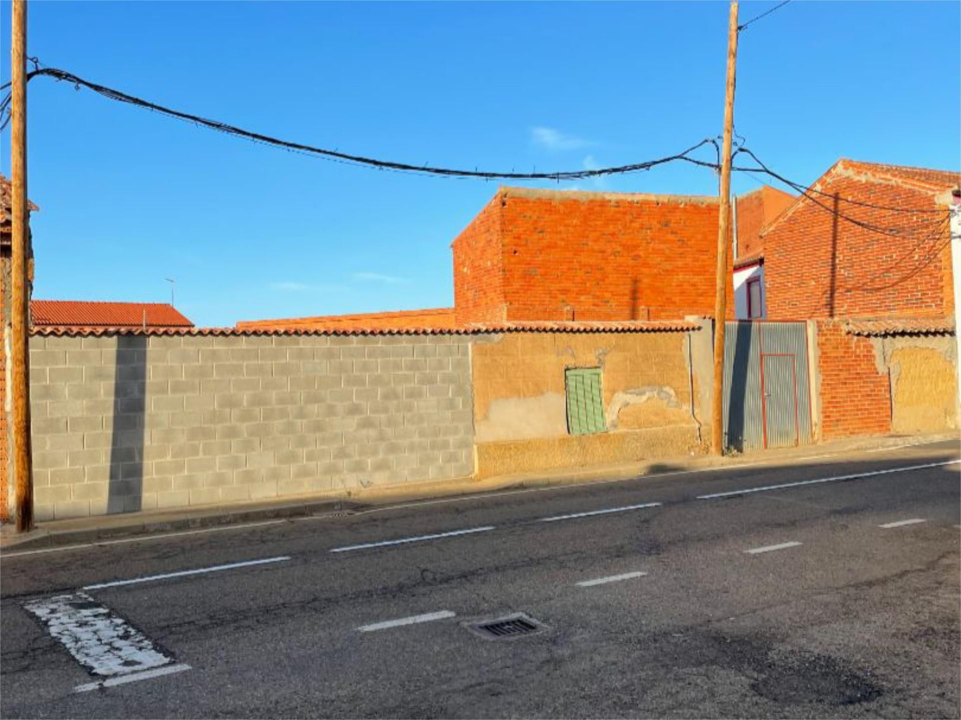 Exterior view of Land for sale in Roperuelos del Páramo