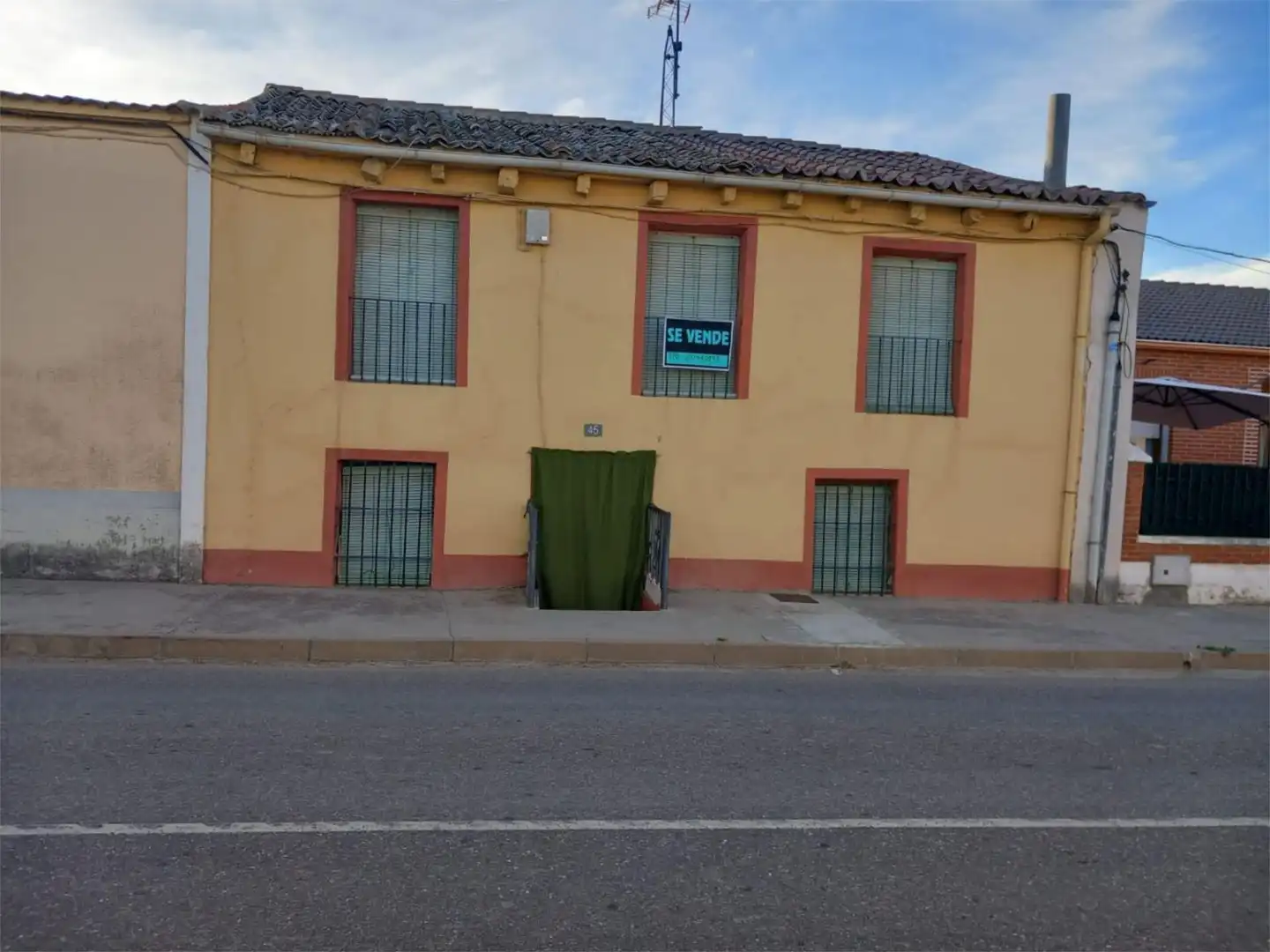Casa adosada en venta en VP-3302, 43, Villavaquerín Vista exterior de Casa adosada en venta en Villavaquerín