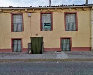 Exterior view of Single-family semi-detached for sale in Villavaquerín