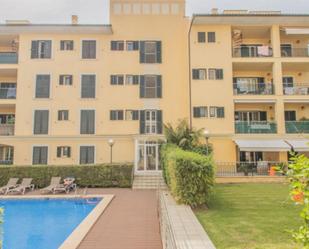 Vista exterior de Àtic en venda en Calvià amb Aire condicionat, Terrassa i Piscina