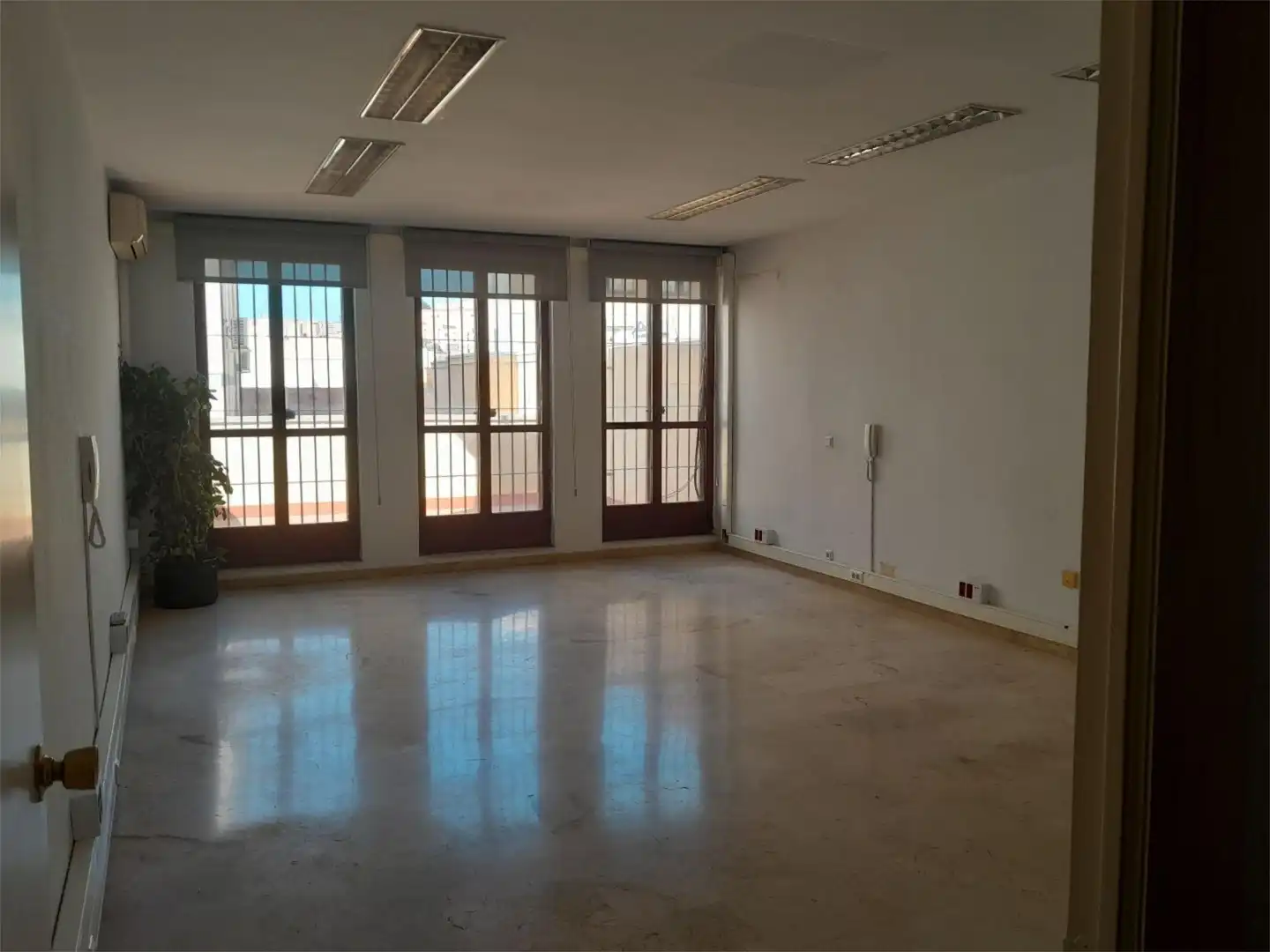 Oficina en venta en Calle Magistral Domínguez, 11, Plaza de Toros - Santa Rita Oficina en venta en Almería