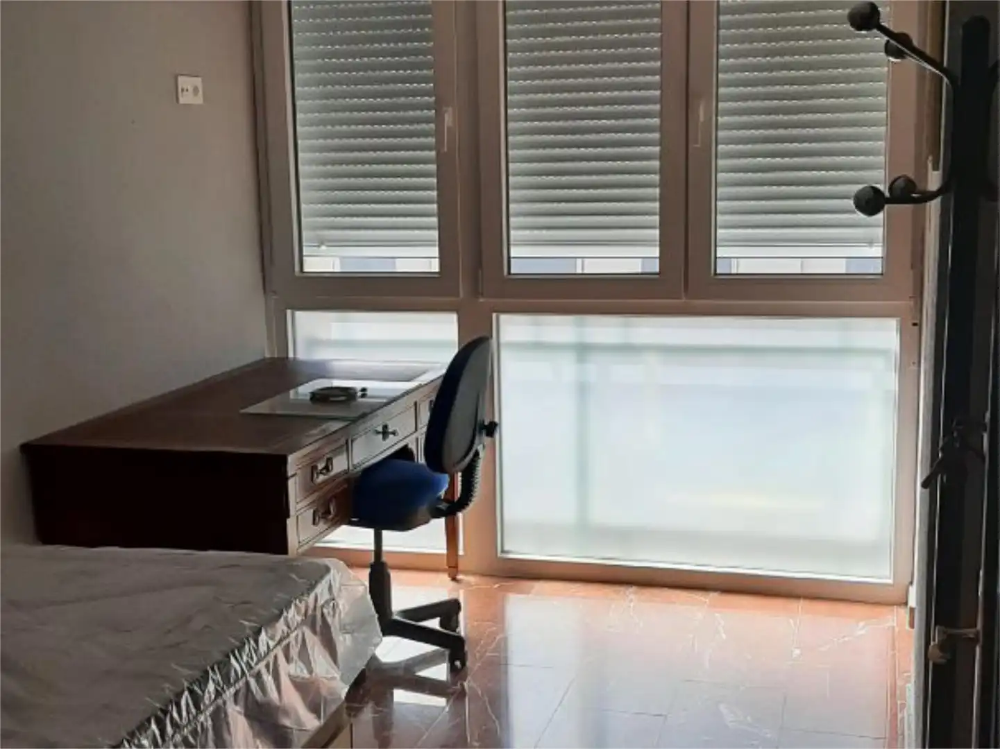 Room in Camino de Ronda, 172, Camino de Ronda Room in Camino de Ronda, 172, Camino de Ronda