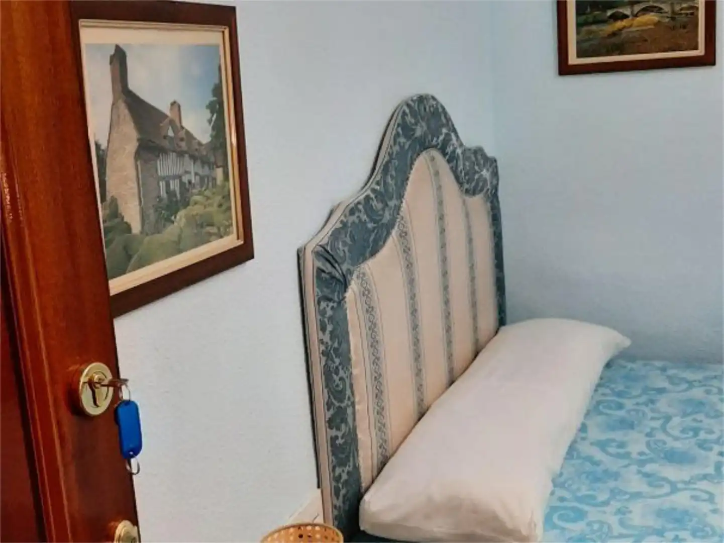 Room in Camino de Ronda, 172, Camino de Ronda Room in Camino de Ronda, 172, Camino de Ronda
