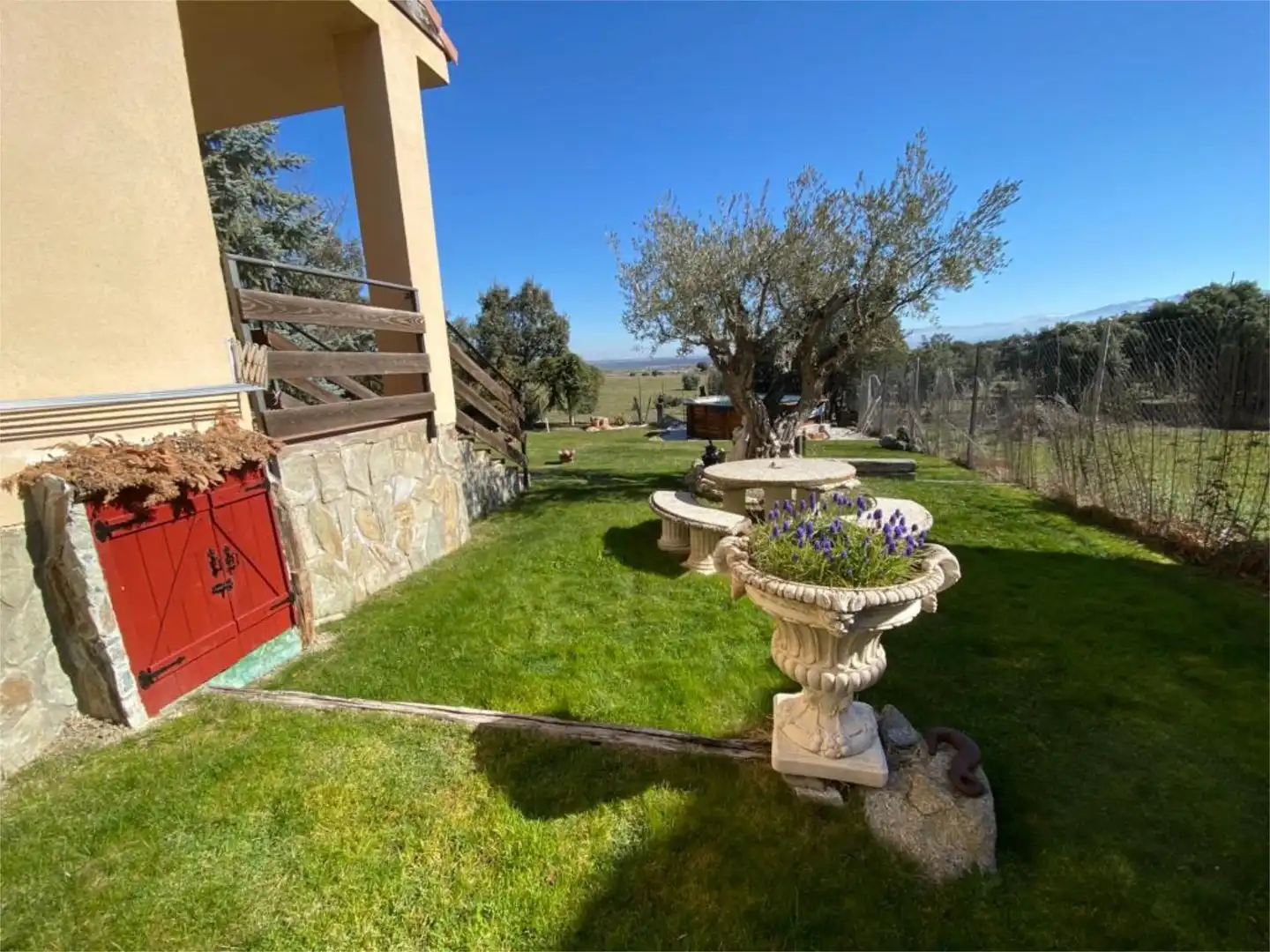 Casa o chalet en venta en Avenida las Jarillas, 24, Zarzuela del Monte Jardín de Casa o chalet en venta en Zarzuela del Monte con Calefacción, Jardín privado y Terraza