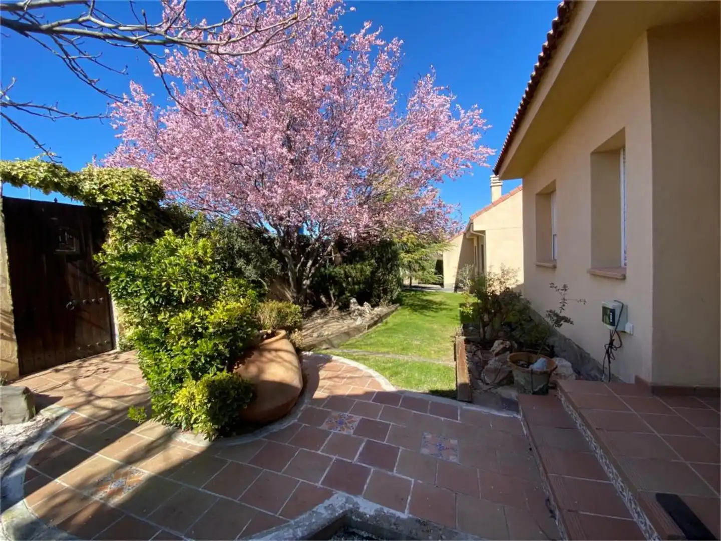 Casa o chalet en venta en Avenida las Jarillas, 24, Zarzuela del Monte Jardín de Casa o chalet en venta en Zarzuela del Monte con Calefacción, Jardín privado y Terraza