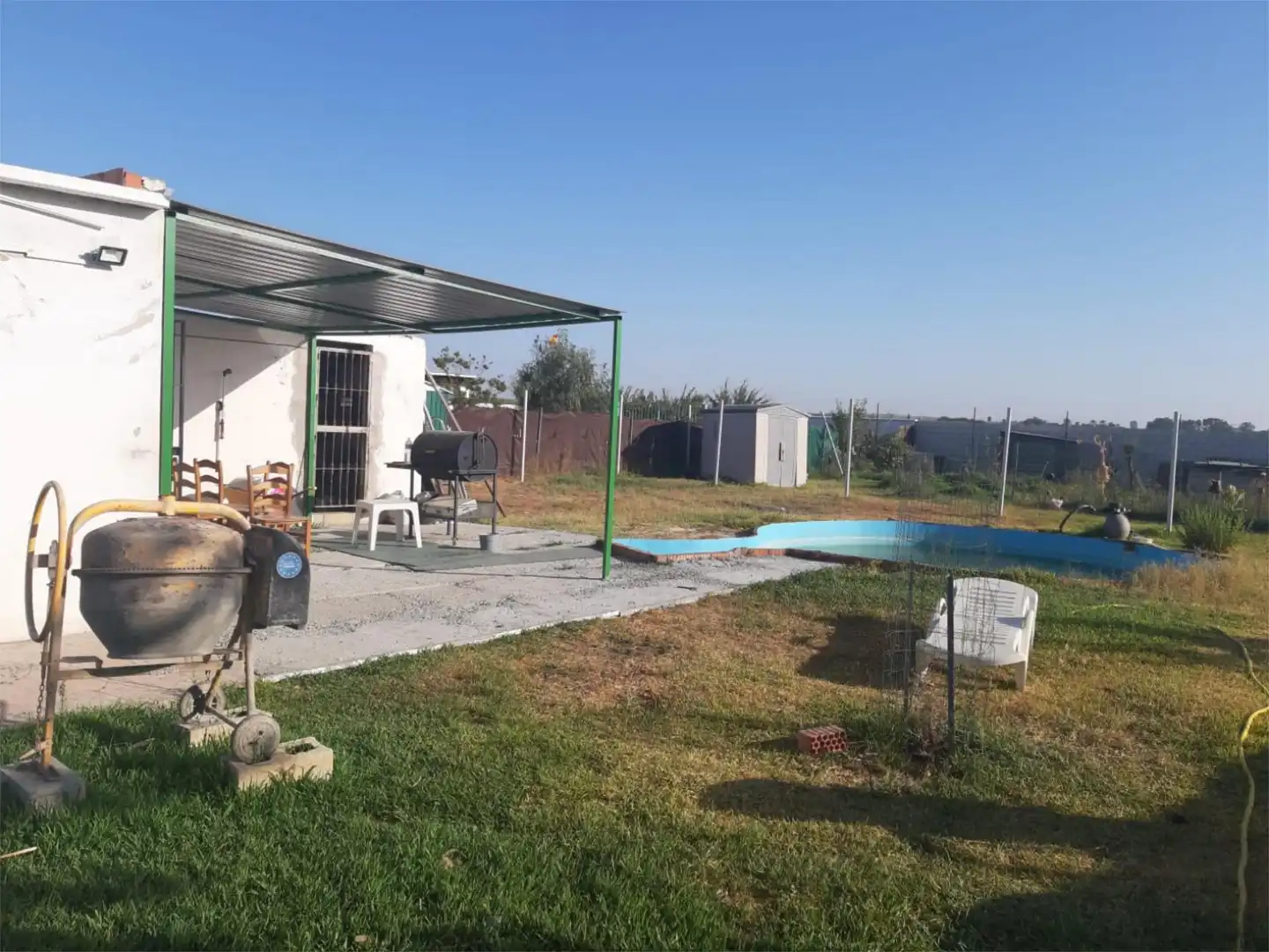 Country house zum Verkauf in Los Palacios y Villafranca Schwimmbecken von Country house zum Verkauf in Los Palacios y Villafranca mit Klimaanlage, Heizung und Privatgarten