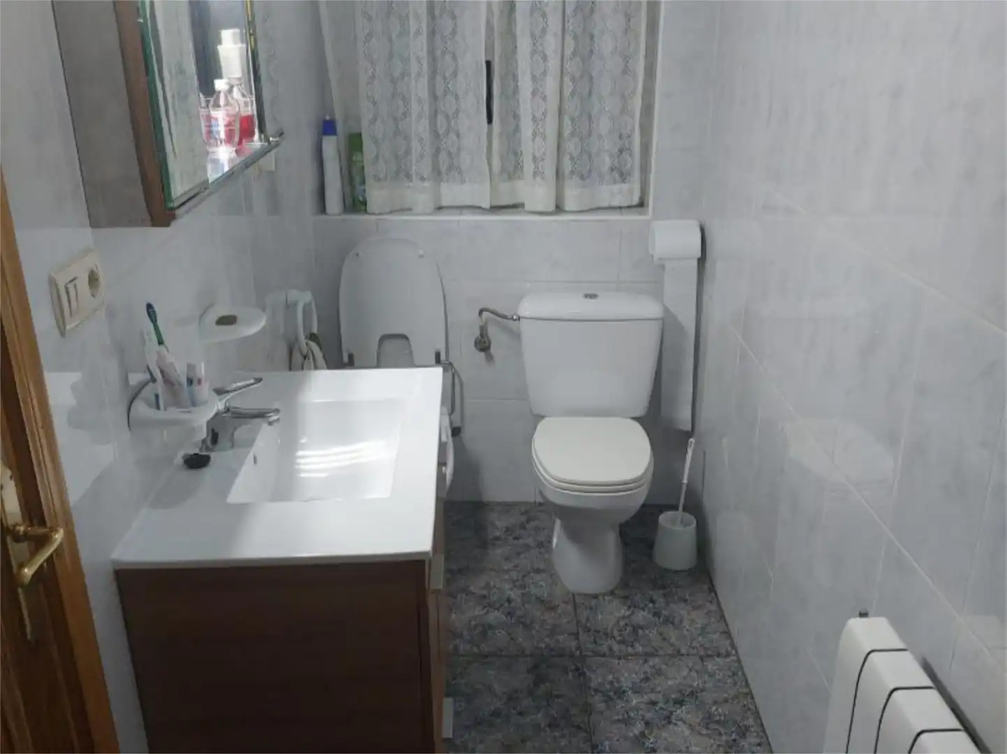 Bathroom of Flat for sale in Allande  with Heating, Private garden and Furnished