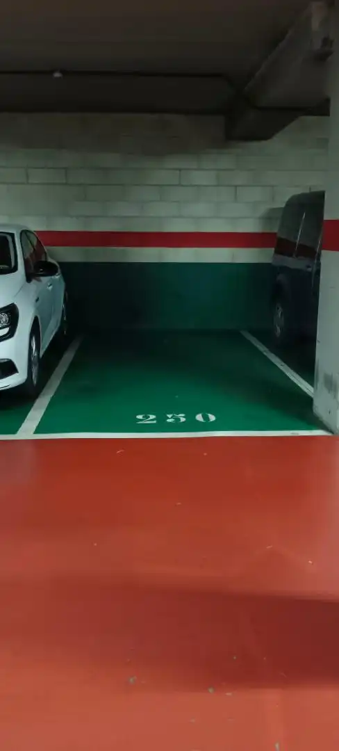 Garaje en venta en Calle Albia de Castro, 5, Residencia Parking de Garaje en venta en Logroño