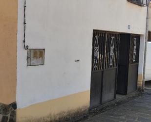 Casa adosada en venda en Nuñomoral amb Terrassa