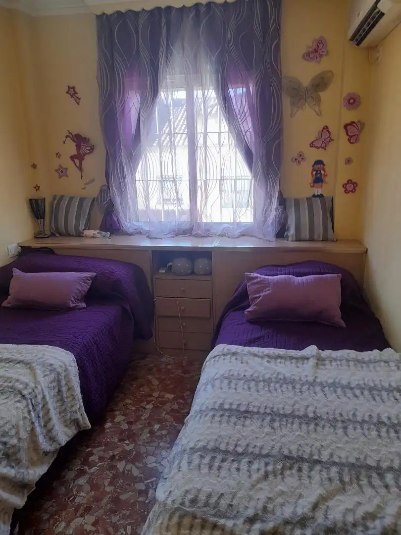 Dormitori de Casa adosada en venda en Alcalá de Guadaira amb Aire condicionat, Calefacció i Jardí privat