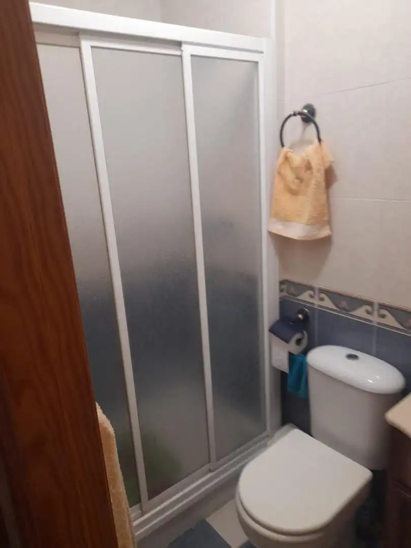 Bany de Casa adosada en venda en Alcalá de Guadaira amb Aire condicionat, Calefacció i Jardí privat
