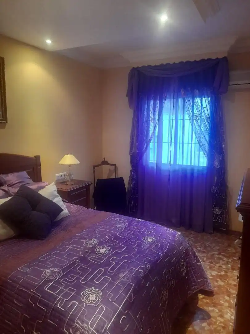 Dormitori de Casa adosada en venda en Alcalá de Guadaira amb Aire condicionat, Calefacció i Jardí privat