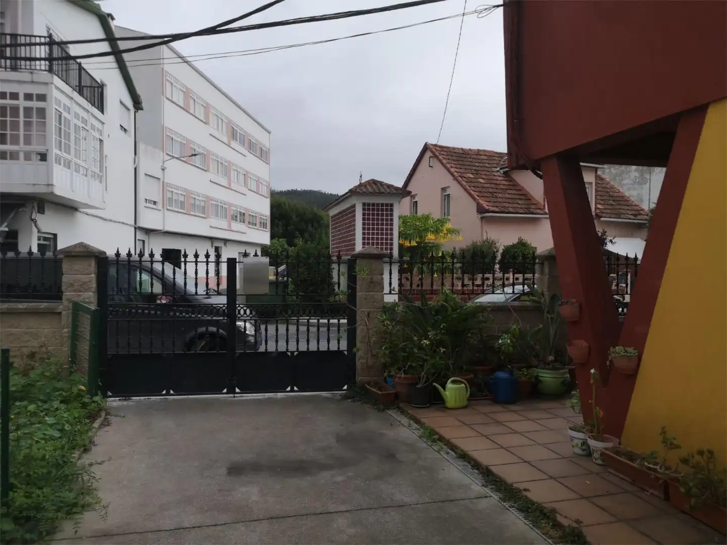 Vista exterior de Casa adosada en venda en Cedeira amb Calefacció, Jardí privat i Terrassa