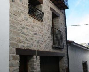 Vista exterior de Casa adosada en venda en Morella amb Terrassa i Balcó