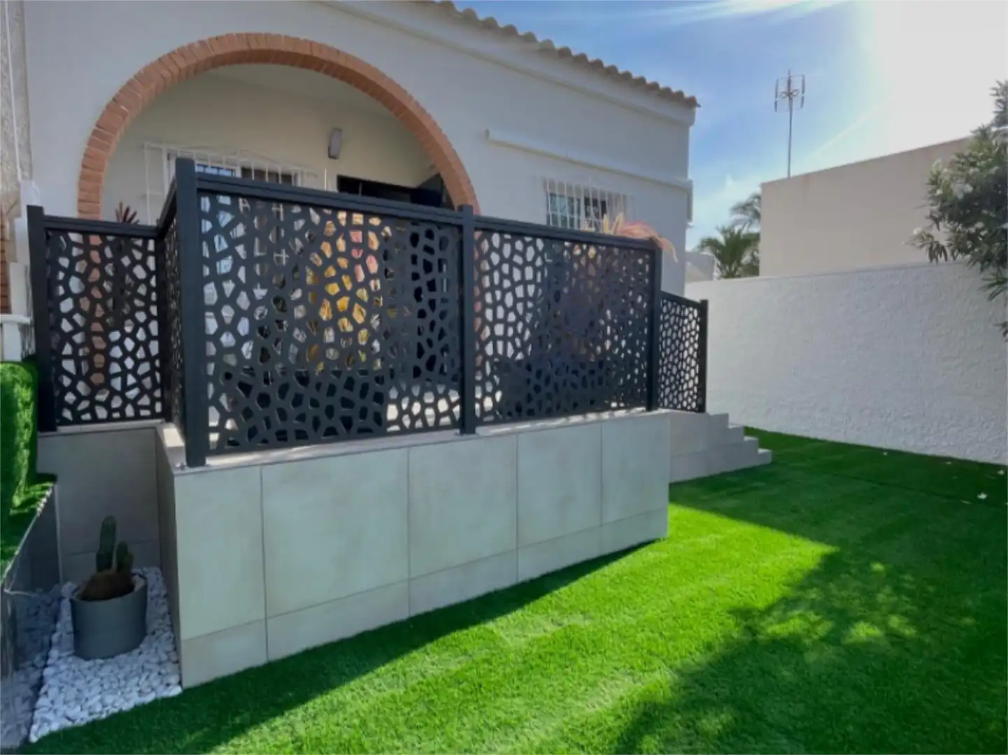 Casa o chalet en venta en Calle 9, 84, Nueva Torrevieja Vista exterior de Casa o chalet en venta en Torrevieja con Aire acondicionado, Calefacción y Jardín privado