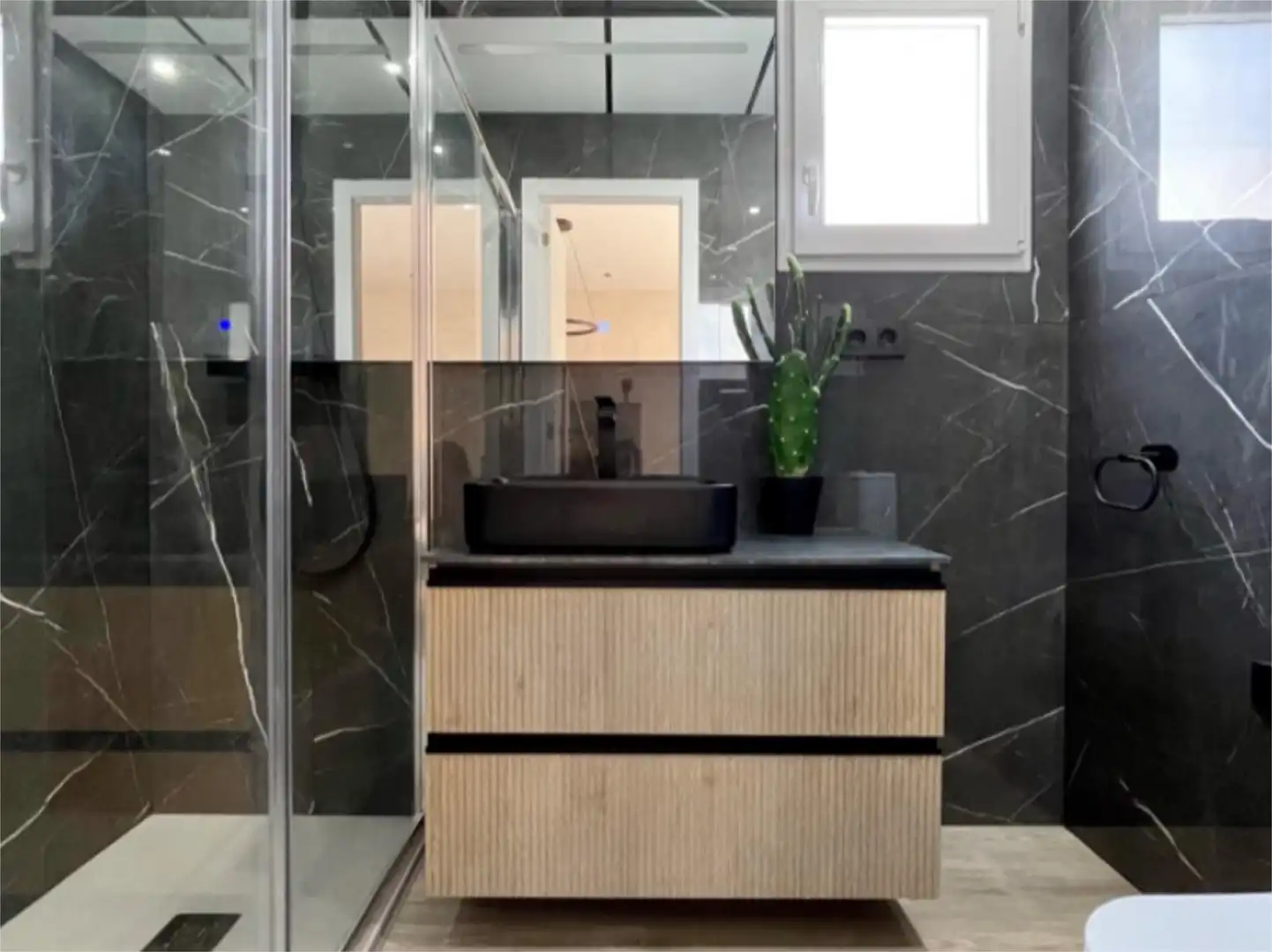 Casa o chalet en venta en Calle 9, 84, Nueva Torrevieja Baño de Casa o chalet en venta en Torrevieja con Aire acondicionado, Calefacción y Jardín privado