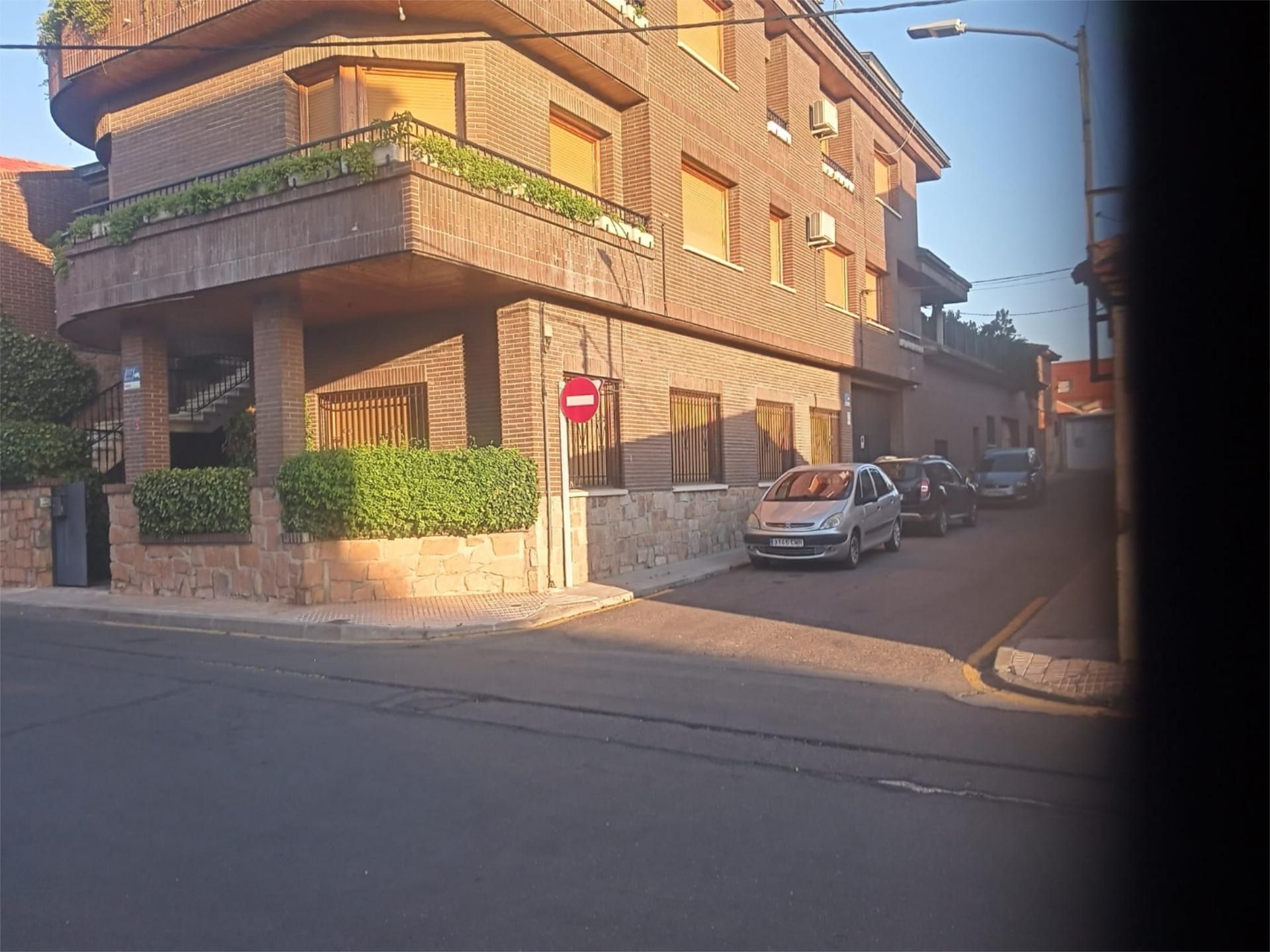 Vista exterior de Casa o xalet en venda en Fuensalida amb Terrassa, Piscina i Balcó