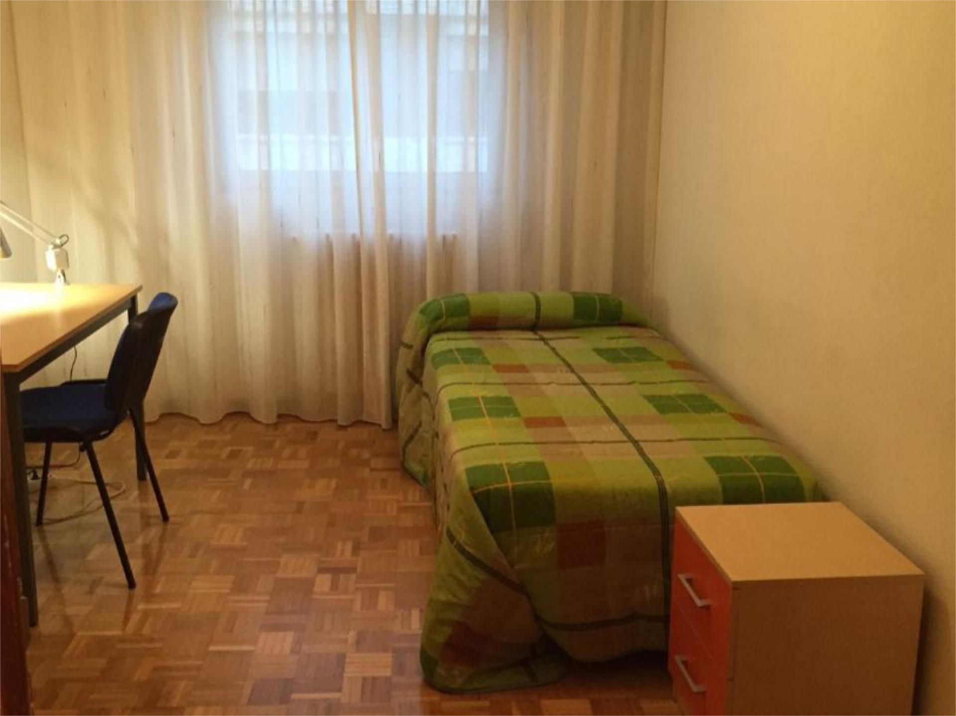 Flat to rent in Calle del Conde de Ribadeo, 1, San Martín