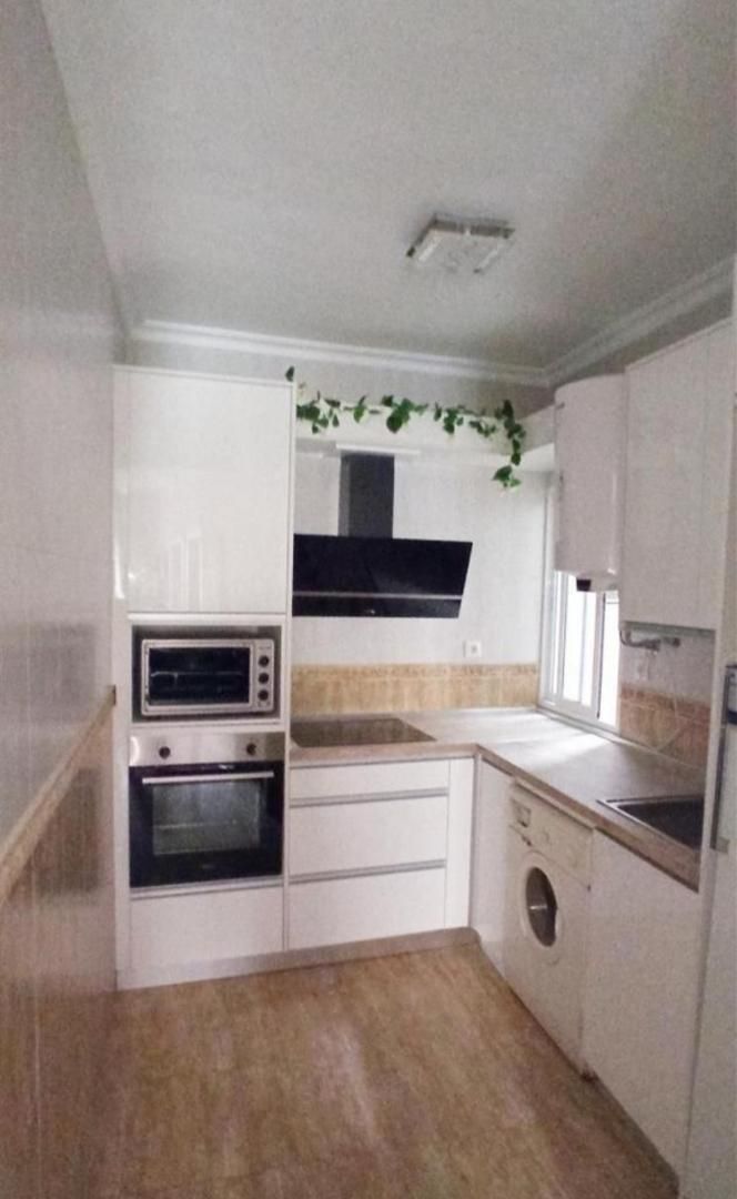 Flat to rent in Calle Valdecanales, 13, Rus
