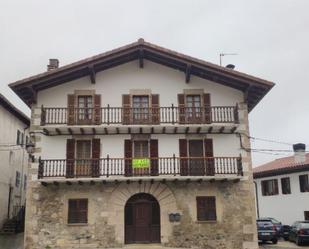 Vista exterior de Casa o xalet en venda en Eratsun amb Balcó