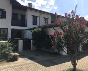 Vista exterior de Casa o xalet en venda en Jaca amb Terrassa i Balcó