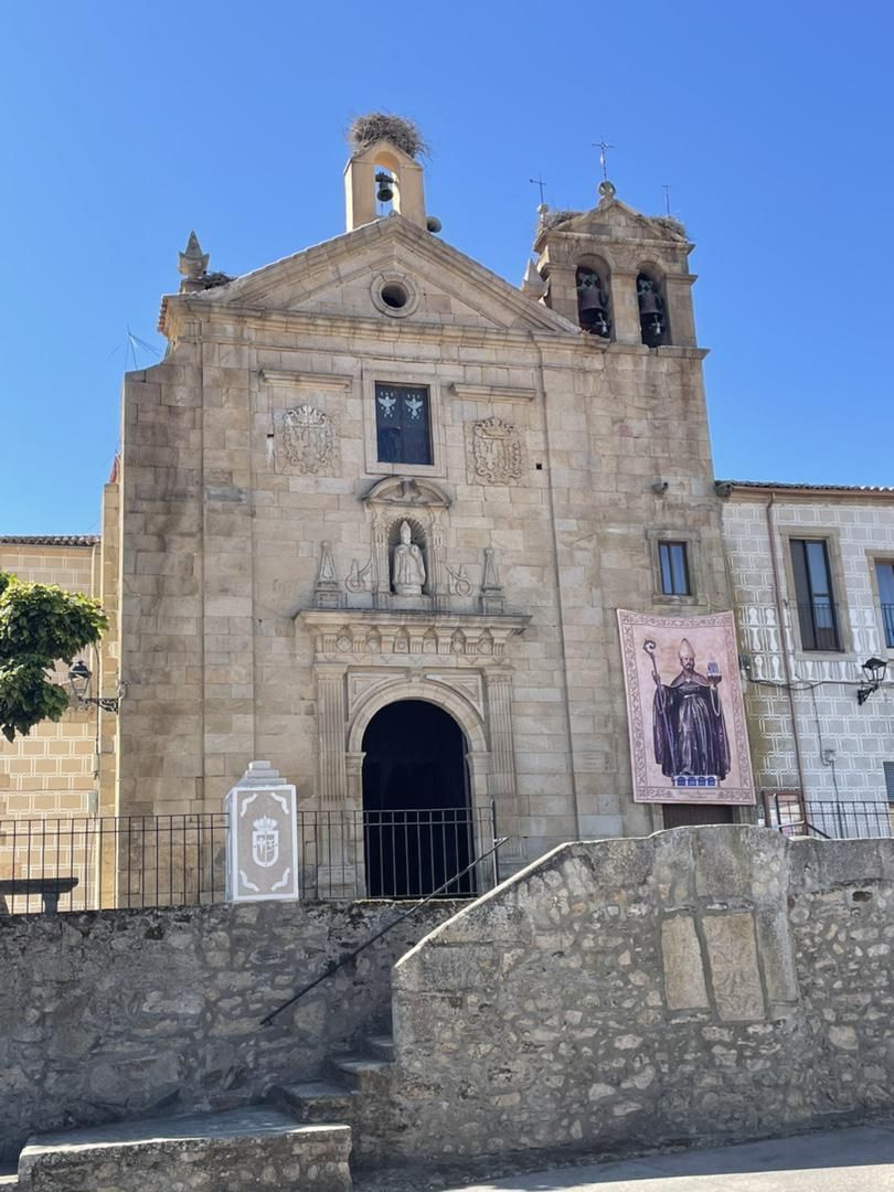 Vista exterior de Casa adosada en venda en Valdefuentes