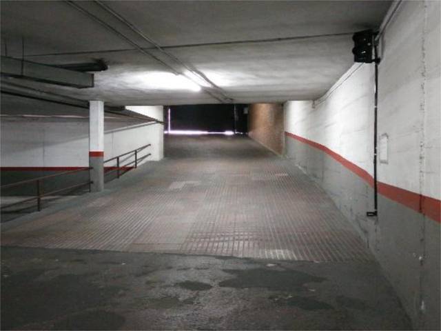 Garaje en Alquiler en Calle de Rafaela Bonilla, 10 en Guindalera