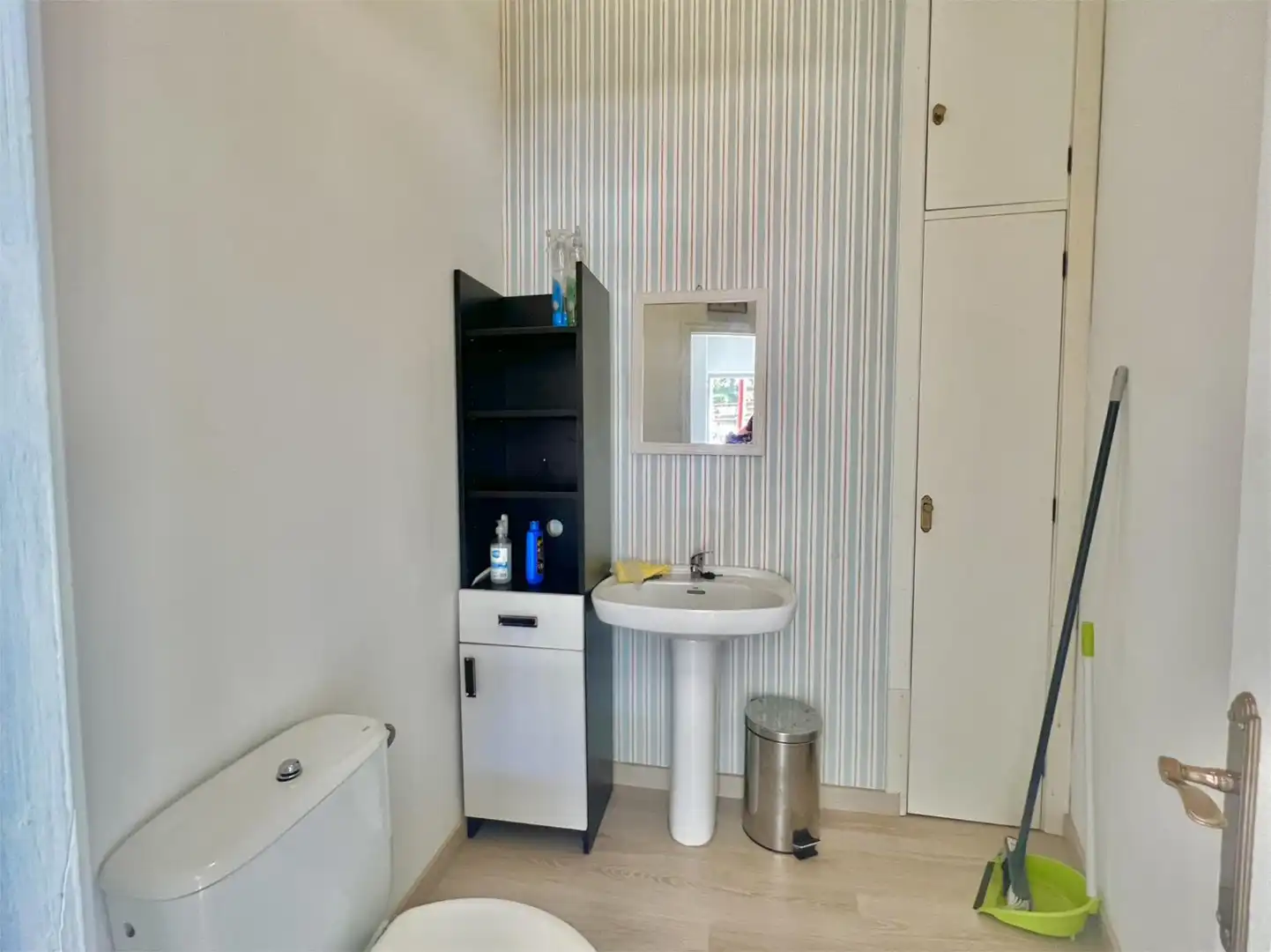 Baño de Local de alquiler en Gondomar
