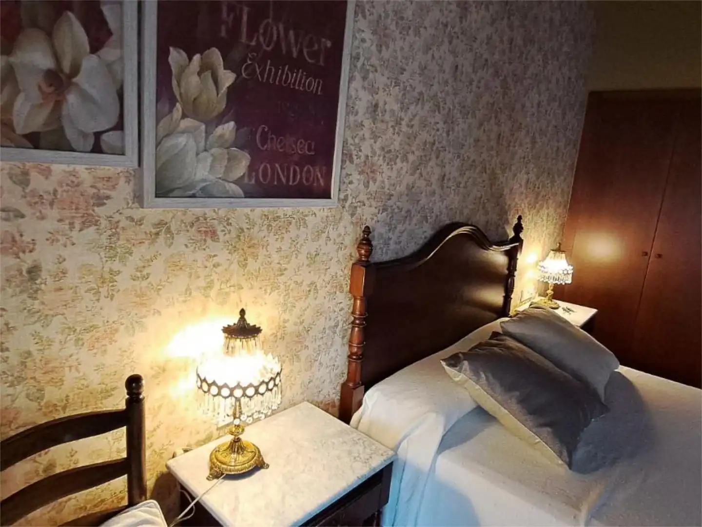 Casa o xalet en venda a Carrer Comtes D'empúries, 9, Castelló d'Empúries Dormitori de Casa o xalet en venda en Castelló d'Empúries amb Aire condicionat, Terrassa i Balcó