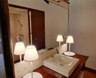 Bathroom of House or chalet for sale in Castelló d'Empúries  with Air Conditioner, Terrace and Balcony