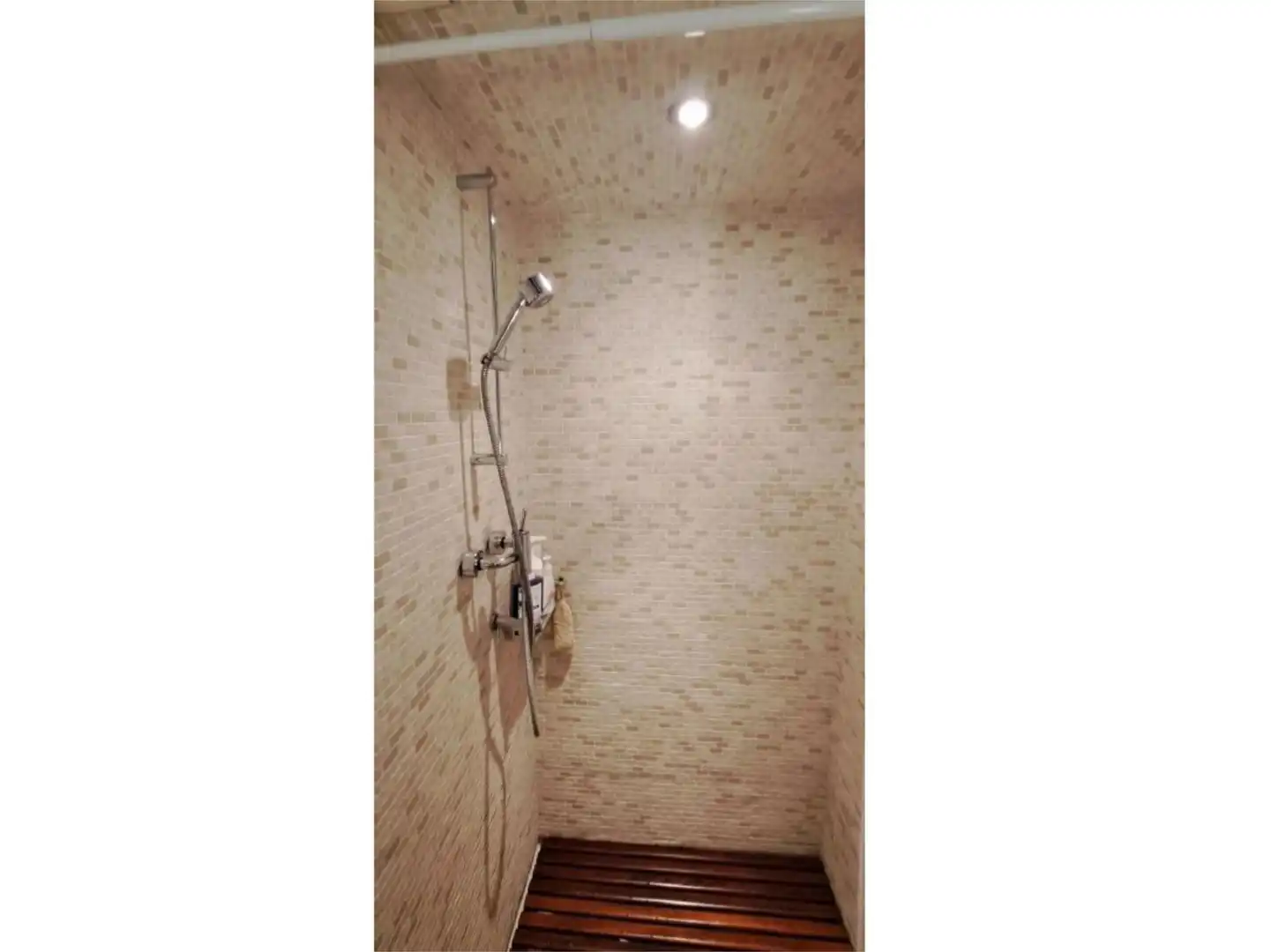 Casa o xalet en venda a Carrer Comtes D'empúries, 9, Castelló d'Empúries Bany de Casa o xalet en venda en Castelló d'Empúries amb Aire condicionat, Terrassa i Balcó