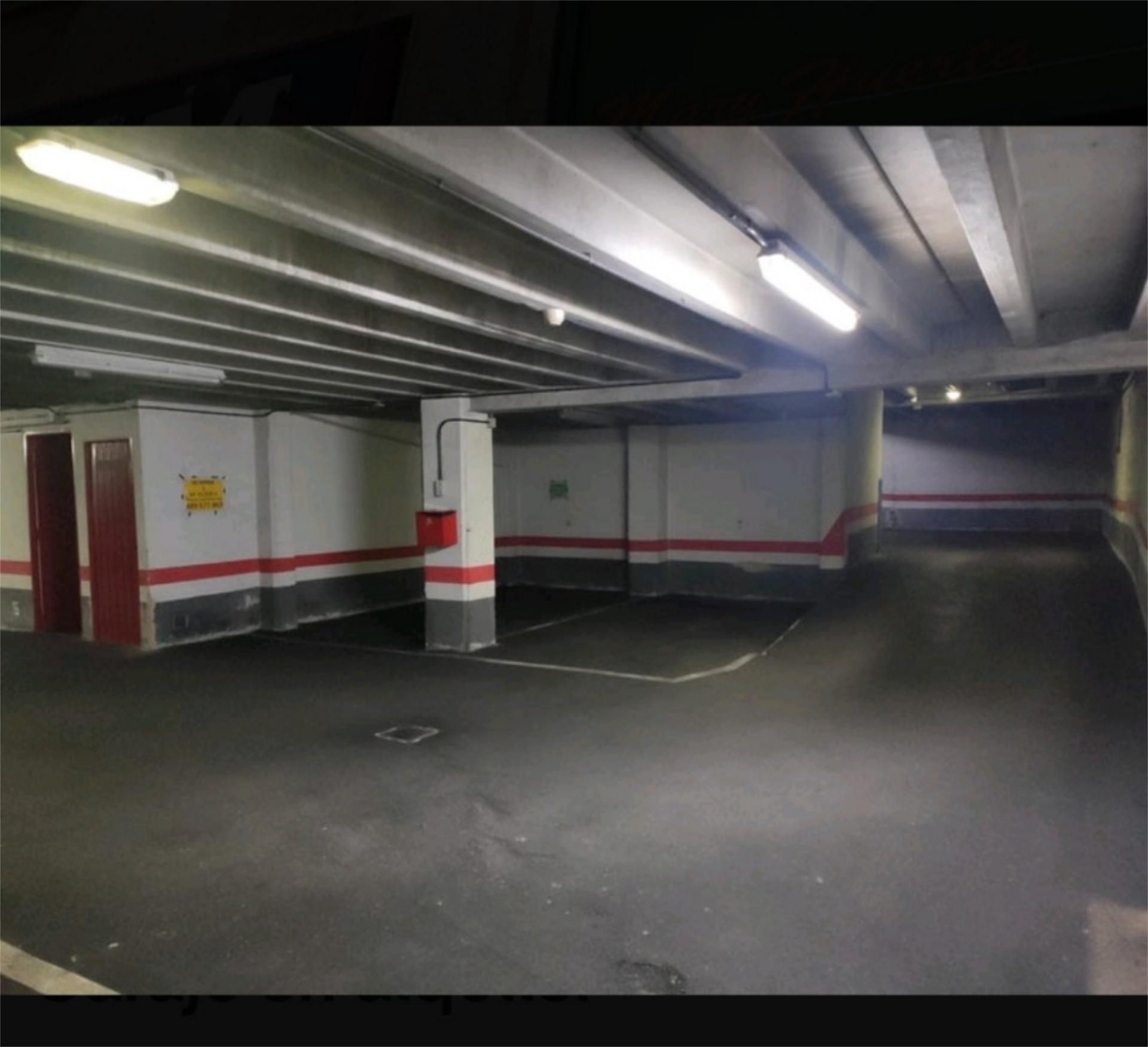Garage to rent in Calle Ildefonso Sánchez del Río, 6, Milán - Pumarín