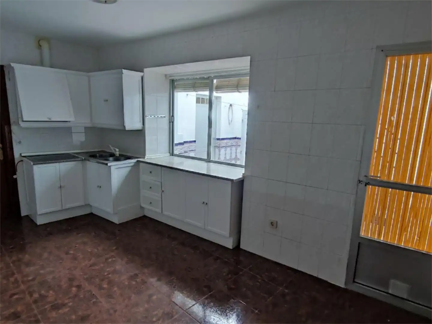 Planta baixa en venda a Calle Cervantes, 46, San Vicente de Alcántara Cuina de Planta baixa en venda en San Vicente de Alcántara