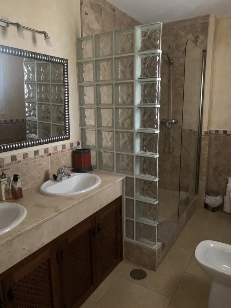 Bathroom of House or chalet for sale in Zahara de los Atunes  with Air Conditioner, Heating and Private garden