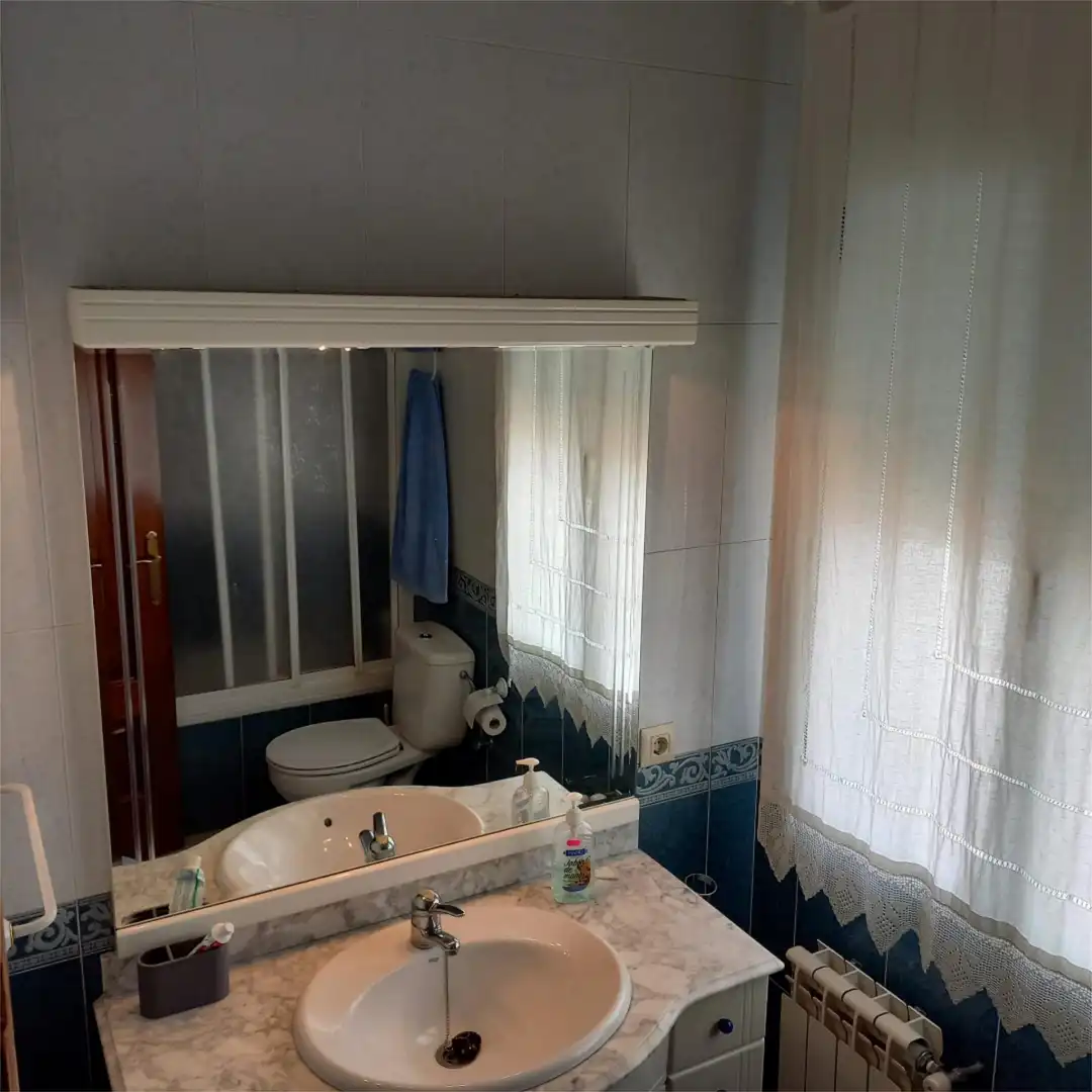 Houses for sale in Calle Rafael Alberti, 54, Castro del Río Bathroom of Houses for sale in Castro del Río