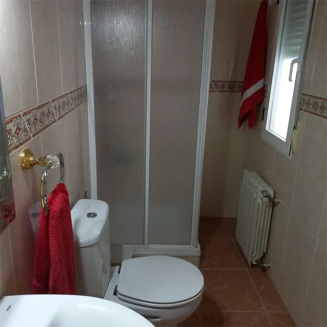 Houses for sale in Calle Rafael Alberti, 54, Castro del Río Bathroom of Houses for sale in Castro del Río