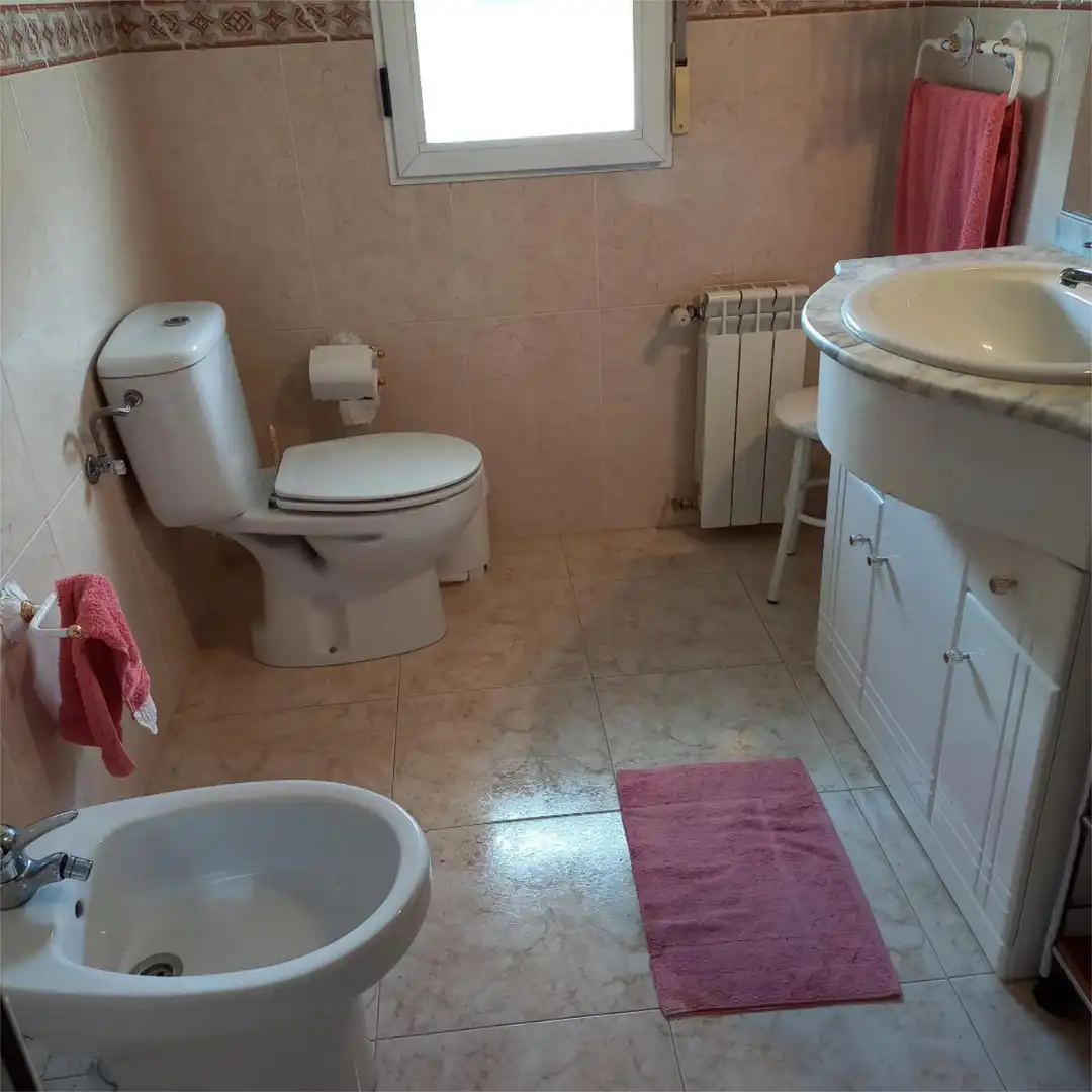 Houses for sale in Calle Rafael Alberti, 54, Castro del Río Bathroom of Houses for sale in Castro del Río