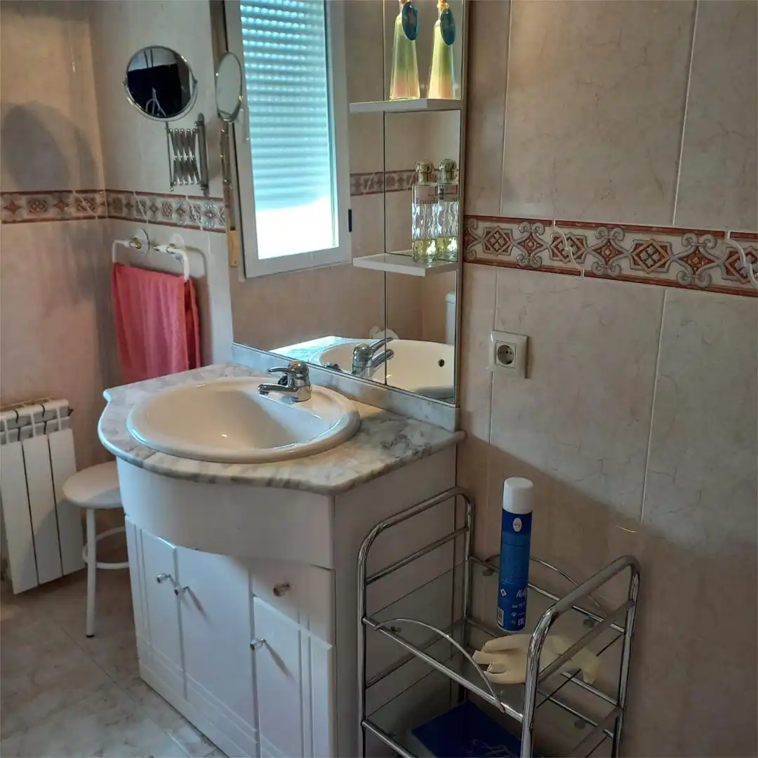 Houses for sale in Calle Rafael Alberti, 54, Castro del Río Bathroom of Houses for sale in Castro del Río