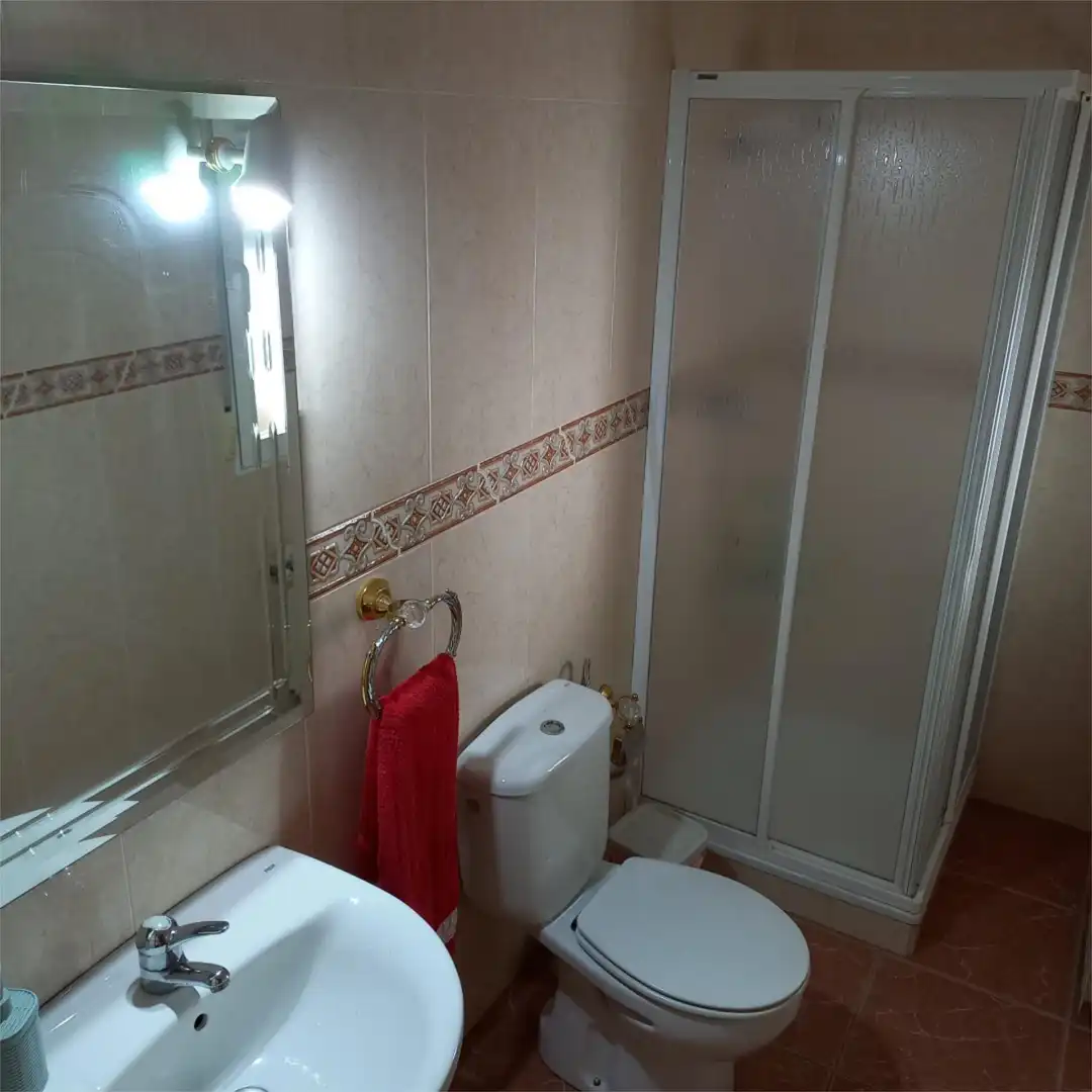 Houses for sale in Calle Rafael Alberti, 54, Castro del Río Bathroom of Houses for sale in Castro del Río