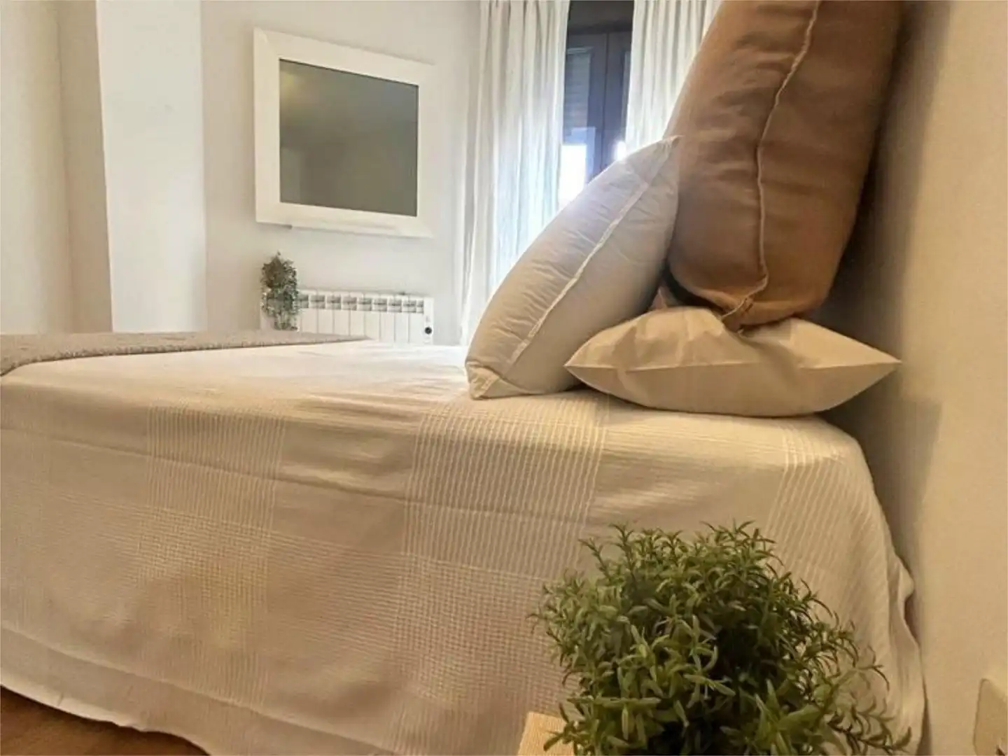 Dormitori de Pis en venda en Navacarros amb Calefacció, Moblat i Rentadora