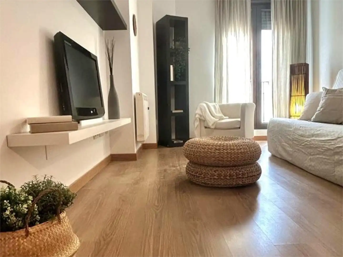 Sala d'estar de Pis en venda en Navacarros amb Calefacció, Moblat i Rentadora