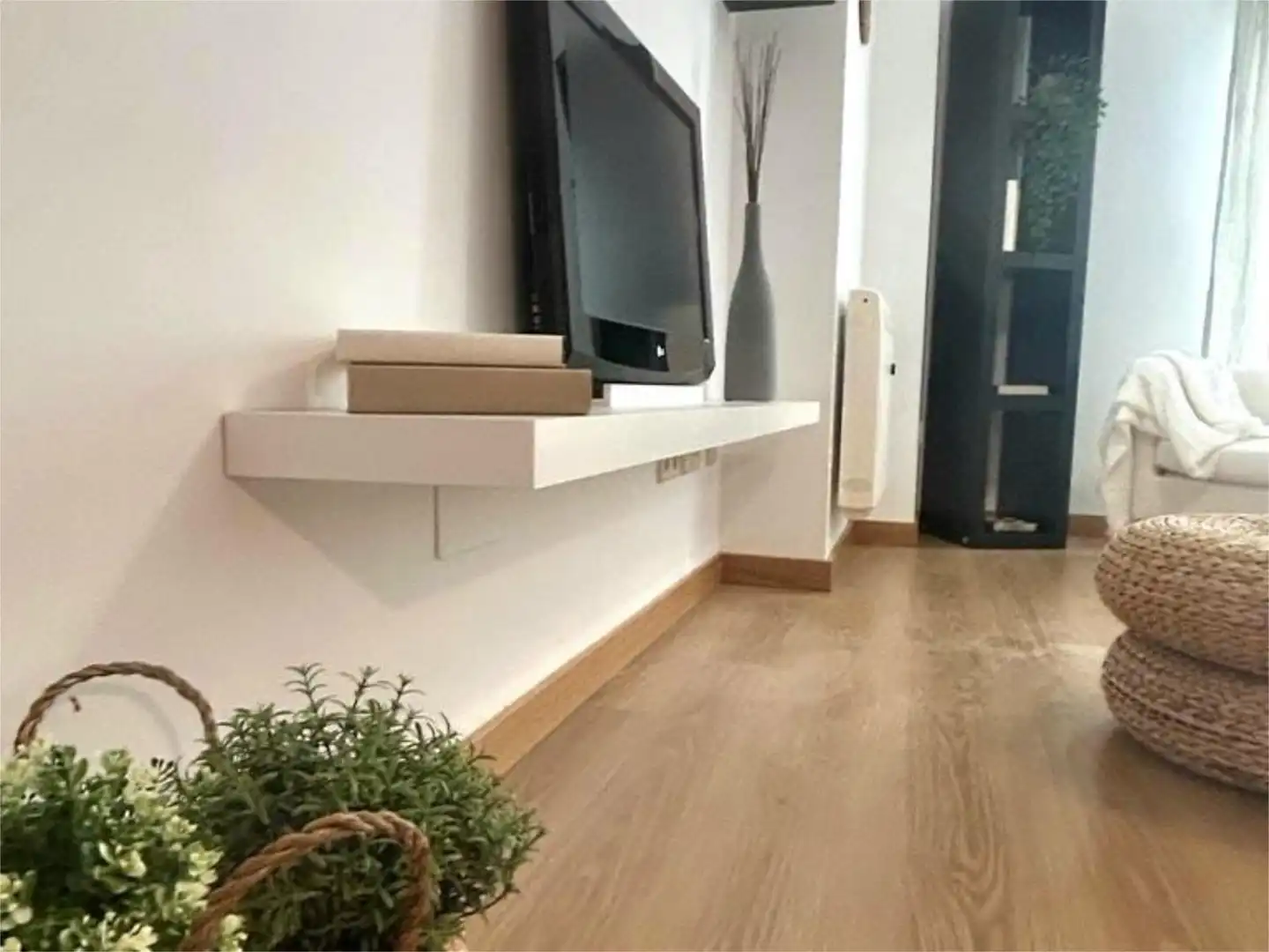 Vista exterior de Pis en venda en Navacarros amb Calefacció, Moblat i Rentadora