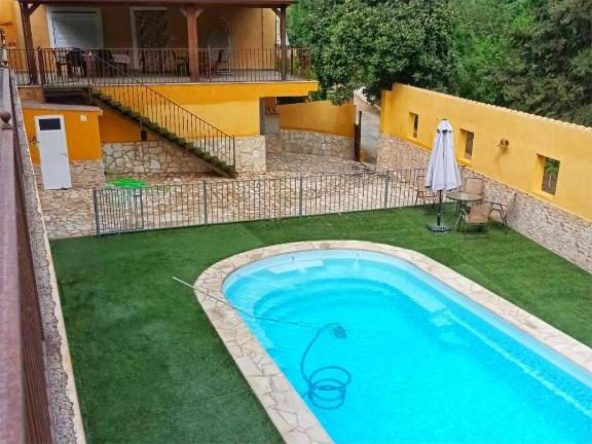 Piscina de Finca rústica en venda en Villacarrillo