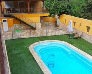 Swimming pool of Country house for sale in Villacarrillo