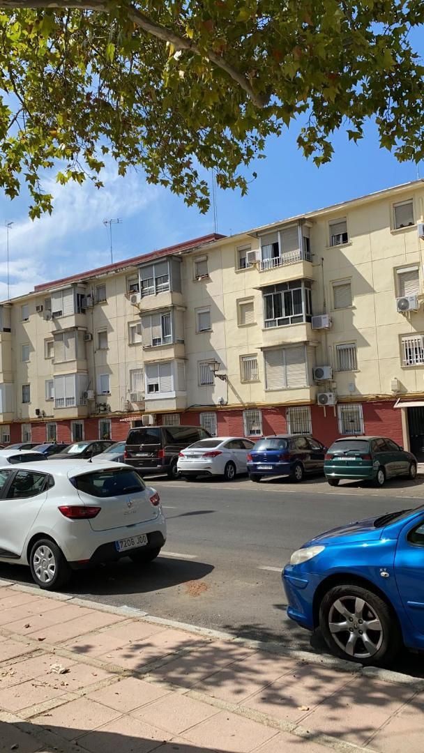 Vista exterior de Pis de lloguer en  Sevilla Capital amb Aire condicionat, Calefacció i Moblat