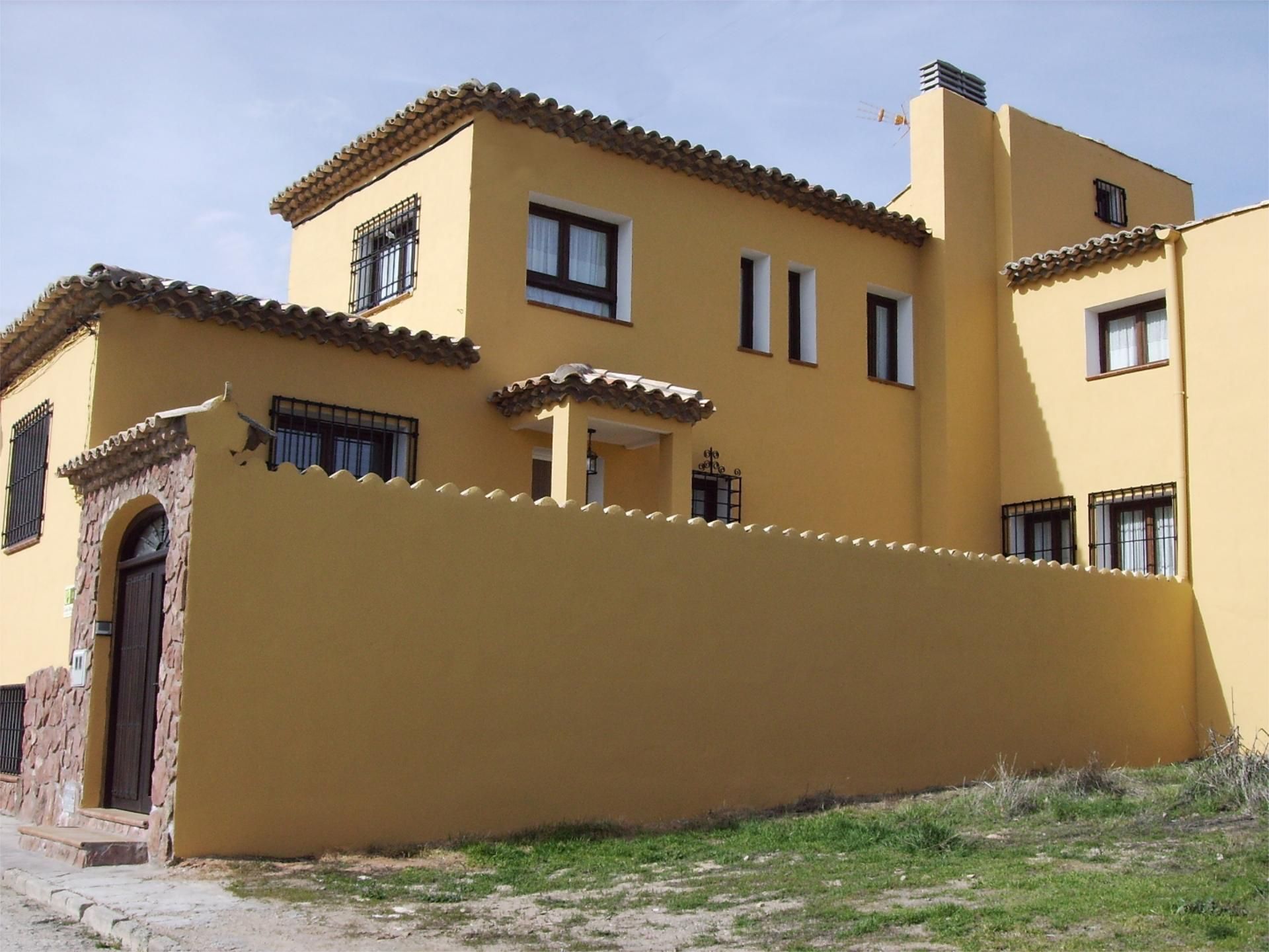 Exterior view of House or chalet for sale in El Valle de Altomira  with Heating, Terrace and Furnished