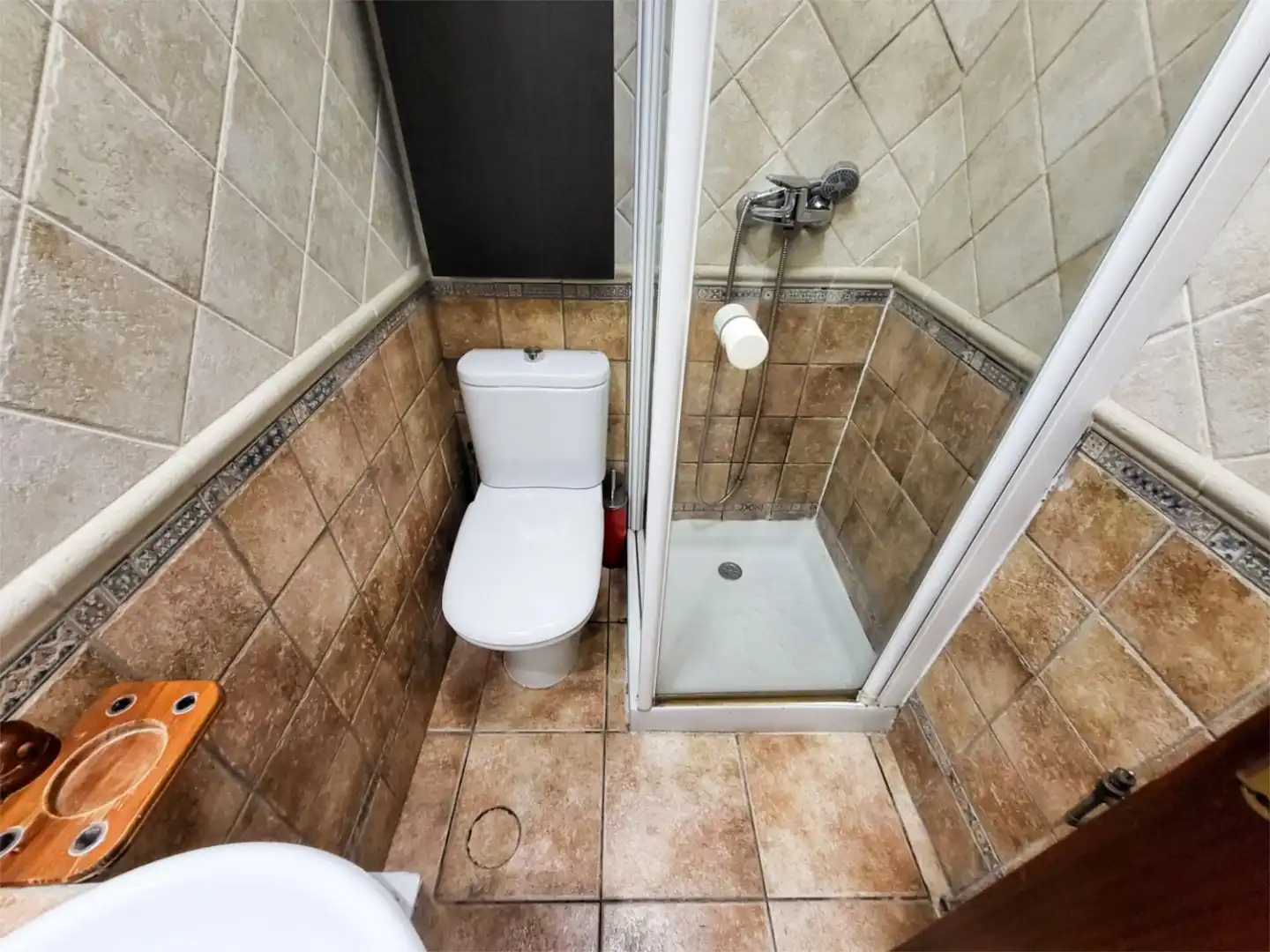 Flat for rent in Calle de Santillana del Mar, 6, Casco Antiguo Bathroom of Flat for rent in Boadilla del Monte with Air Conditioner, Heating and Private garden