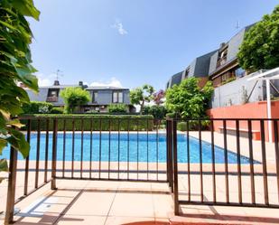 Swimming pool of Flat to rent in Boadilla del Monte  with Air Conditioner, Heating and Private garden